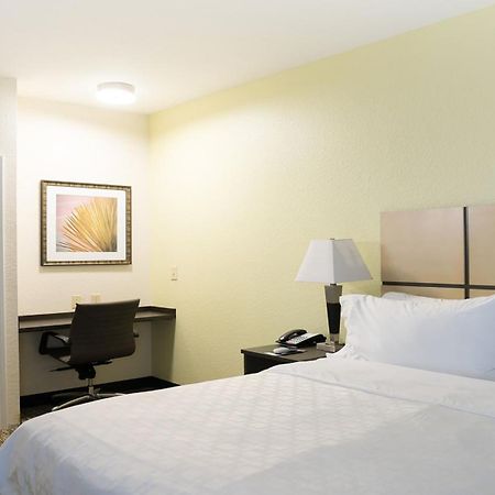 Candlewood Suites Bay City By Ihg Esterno foto