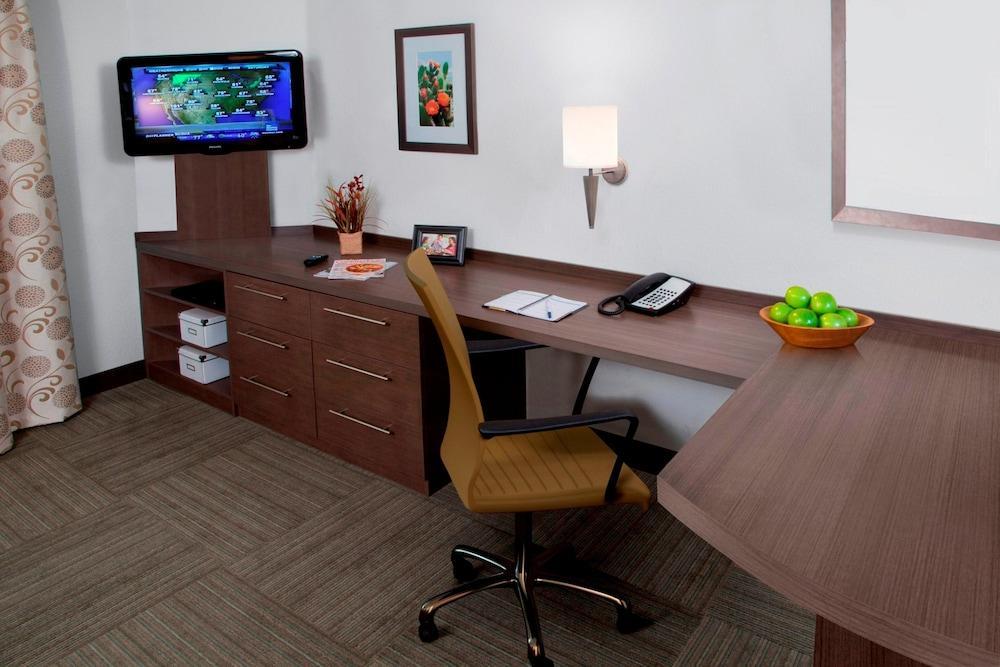 Candlewood Suites Bay City By Ihg Esterno foto