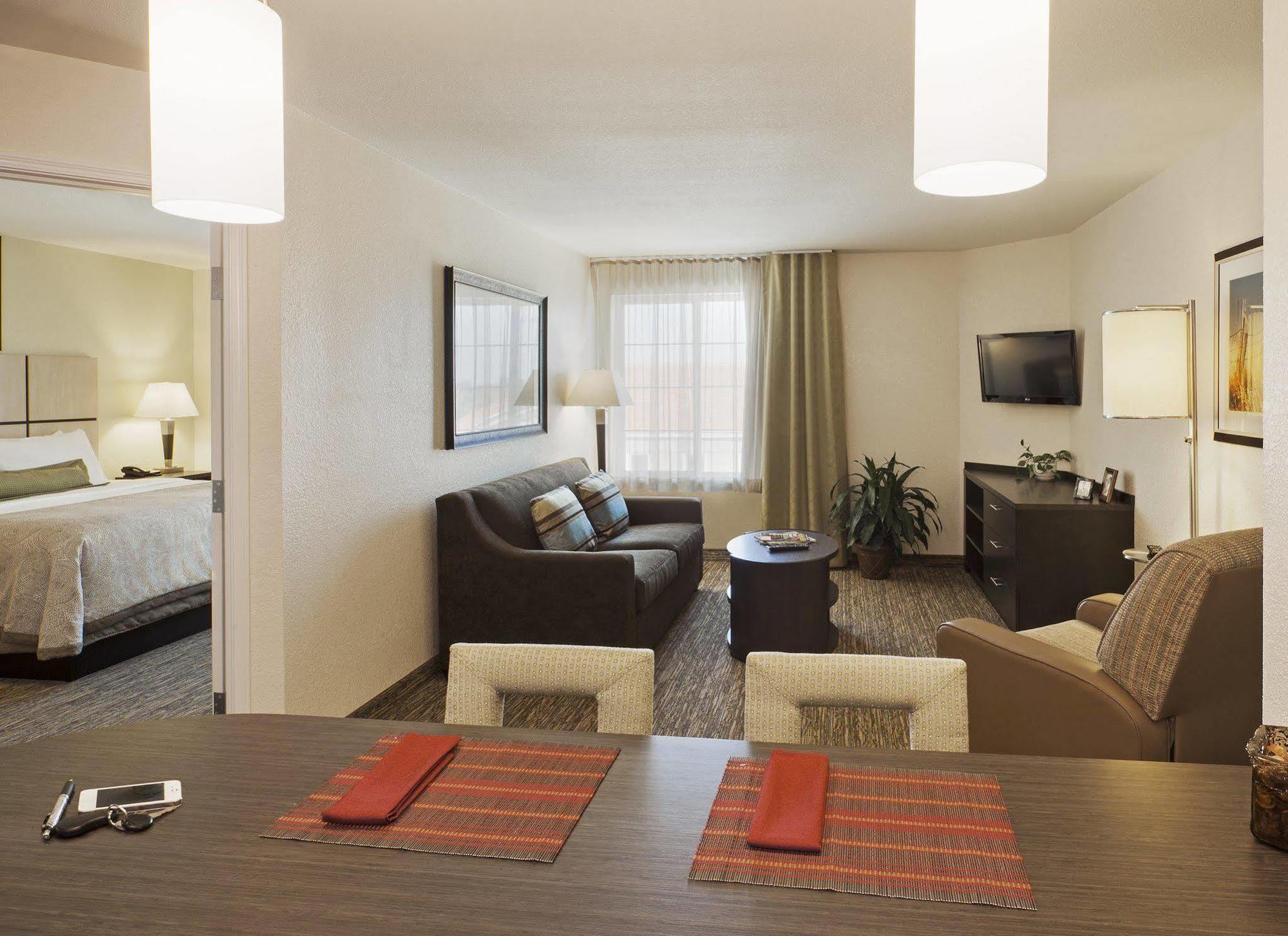 Candlewood Suites Bay City By Ihg Esterno foto