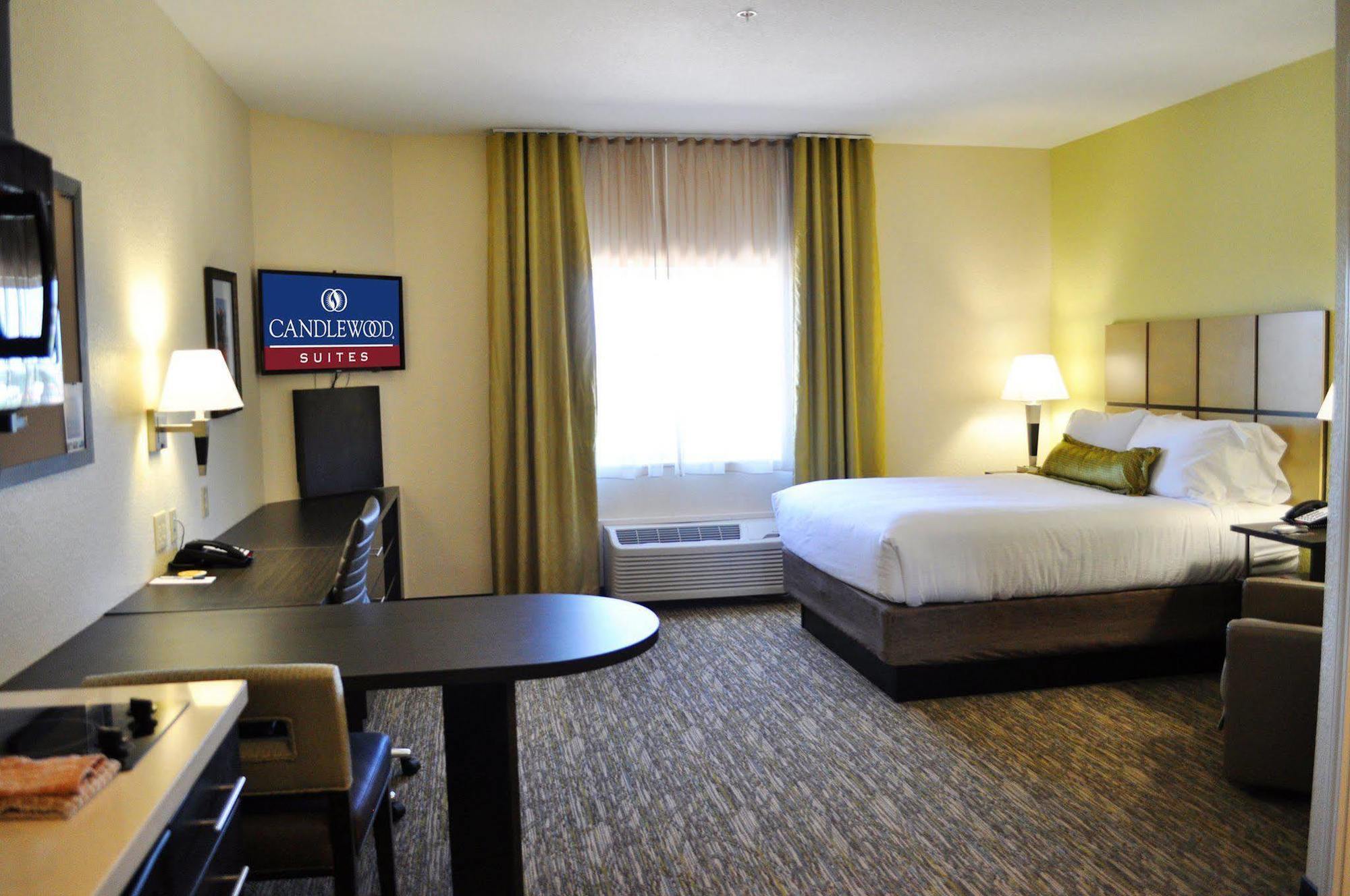 Candlewood Suites Bay City By Ihg Esterno foto