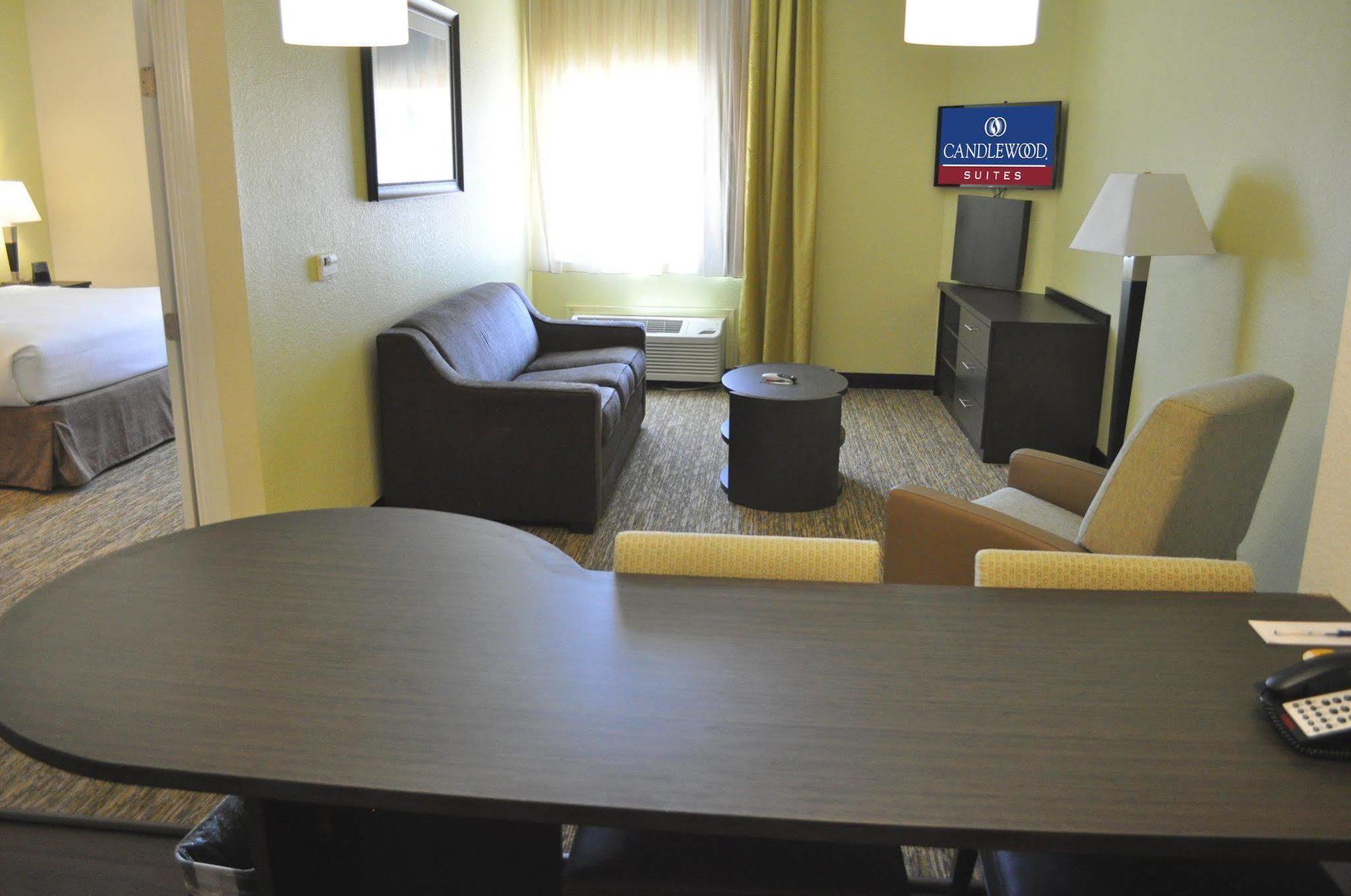 Candlewood Suites Bay City By Ihg Esterno foto
