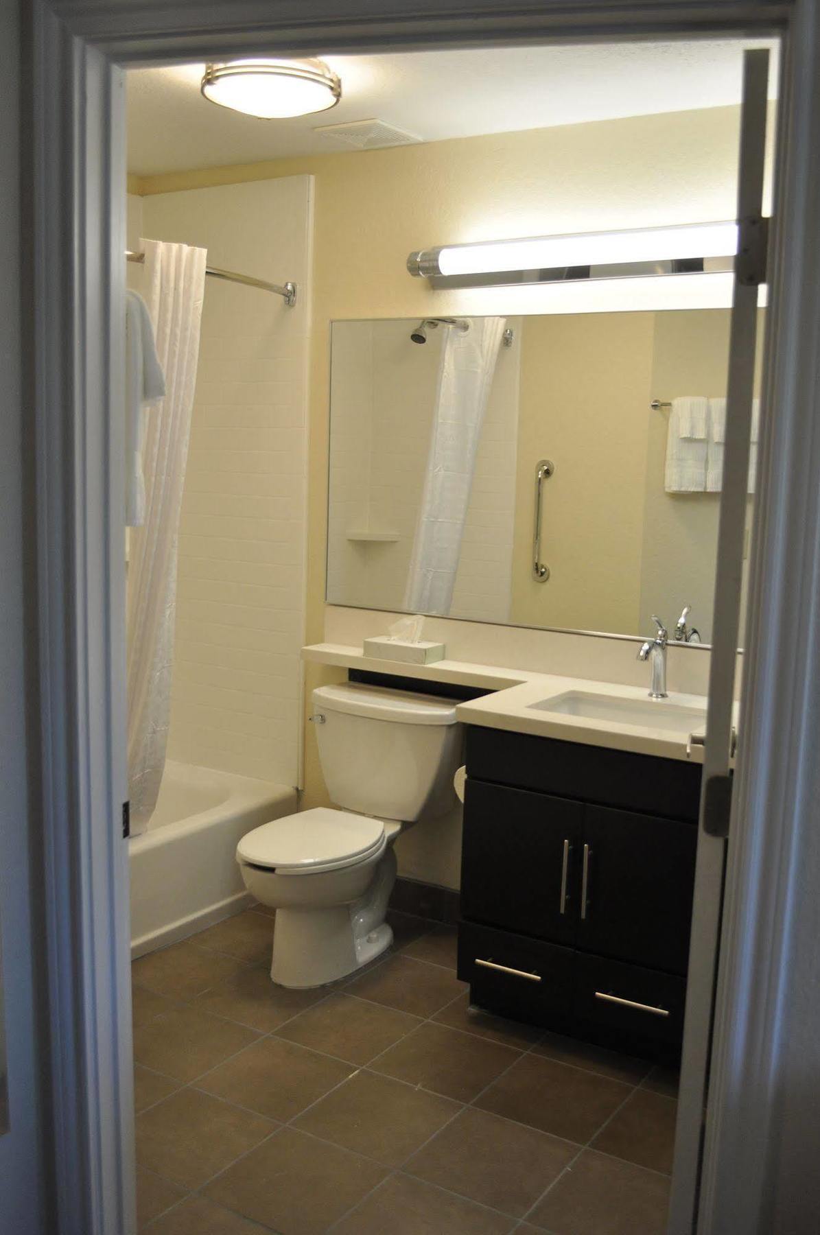 Candlewood Suites Bay City By Ihg Esterno foto