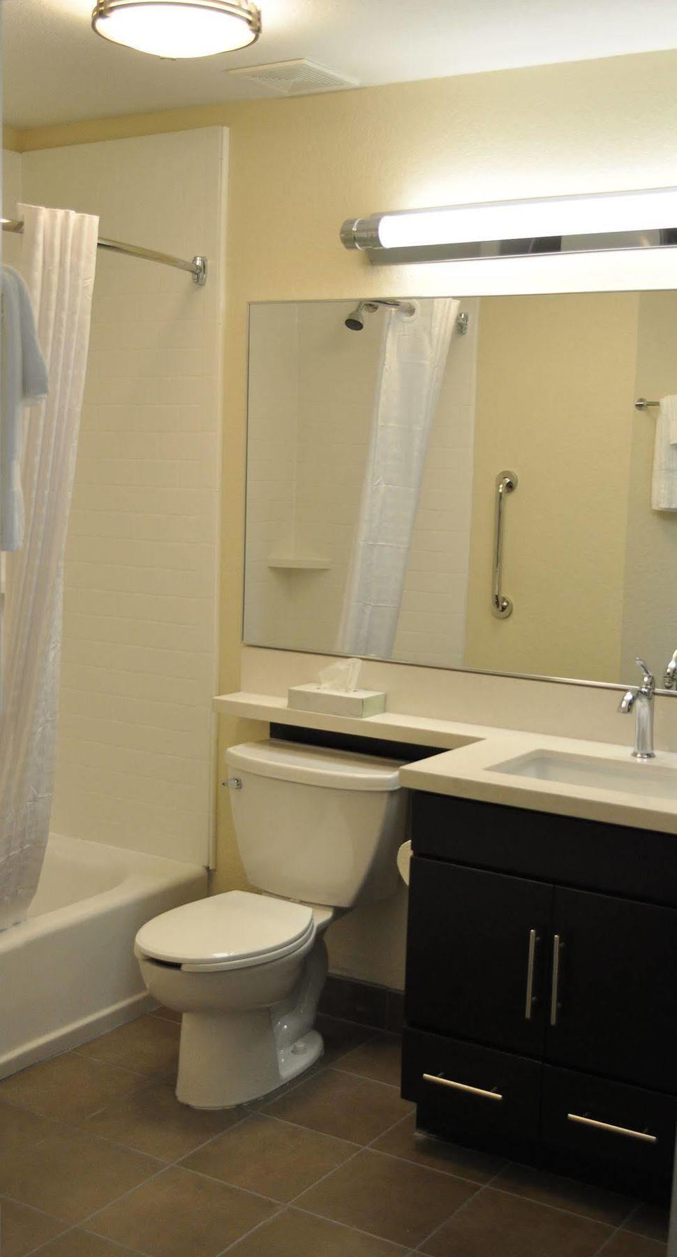 Candlewood Suites Bay City By Ihg Esterno foto