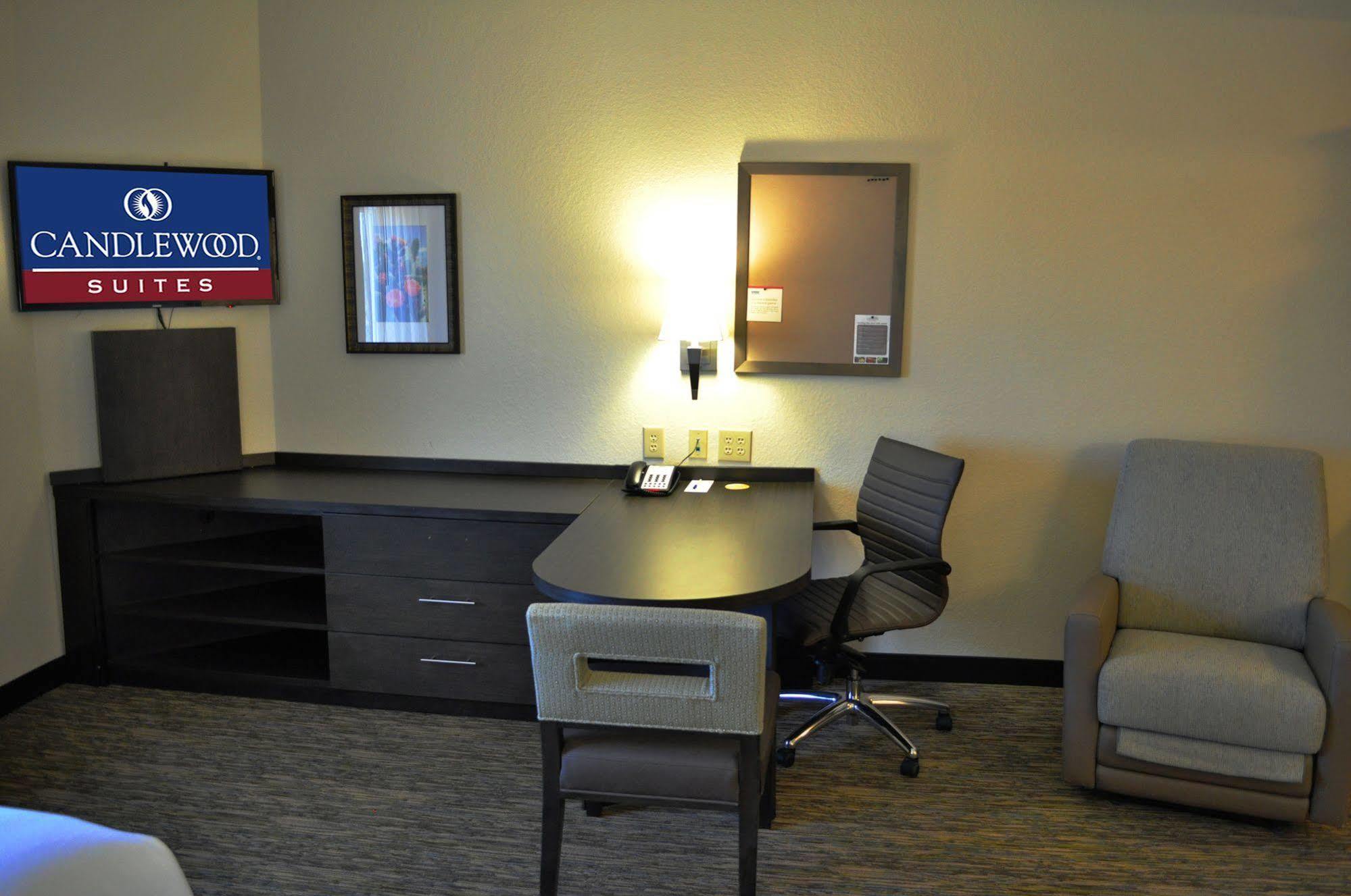 Candlewood Suites Bay City By Ihg Esterno foto